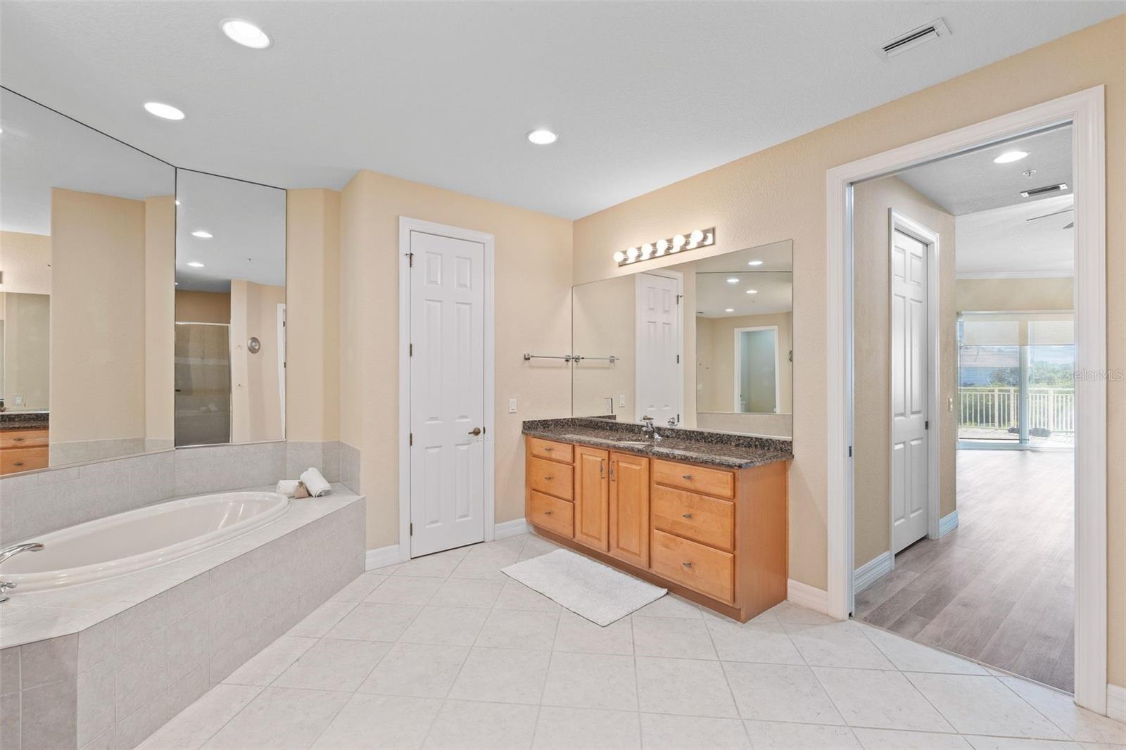 6100 JESSIE HARBOR DR #202, OSPREY, FL — photo 54