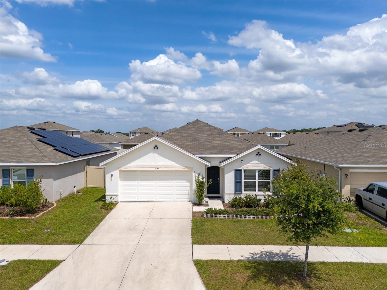 16742 SUNBURST LAKE ST, WIMAUMA, FL