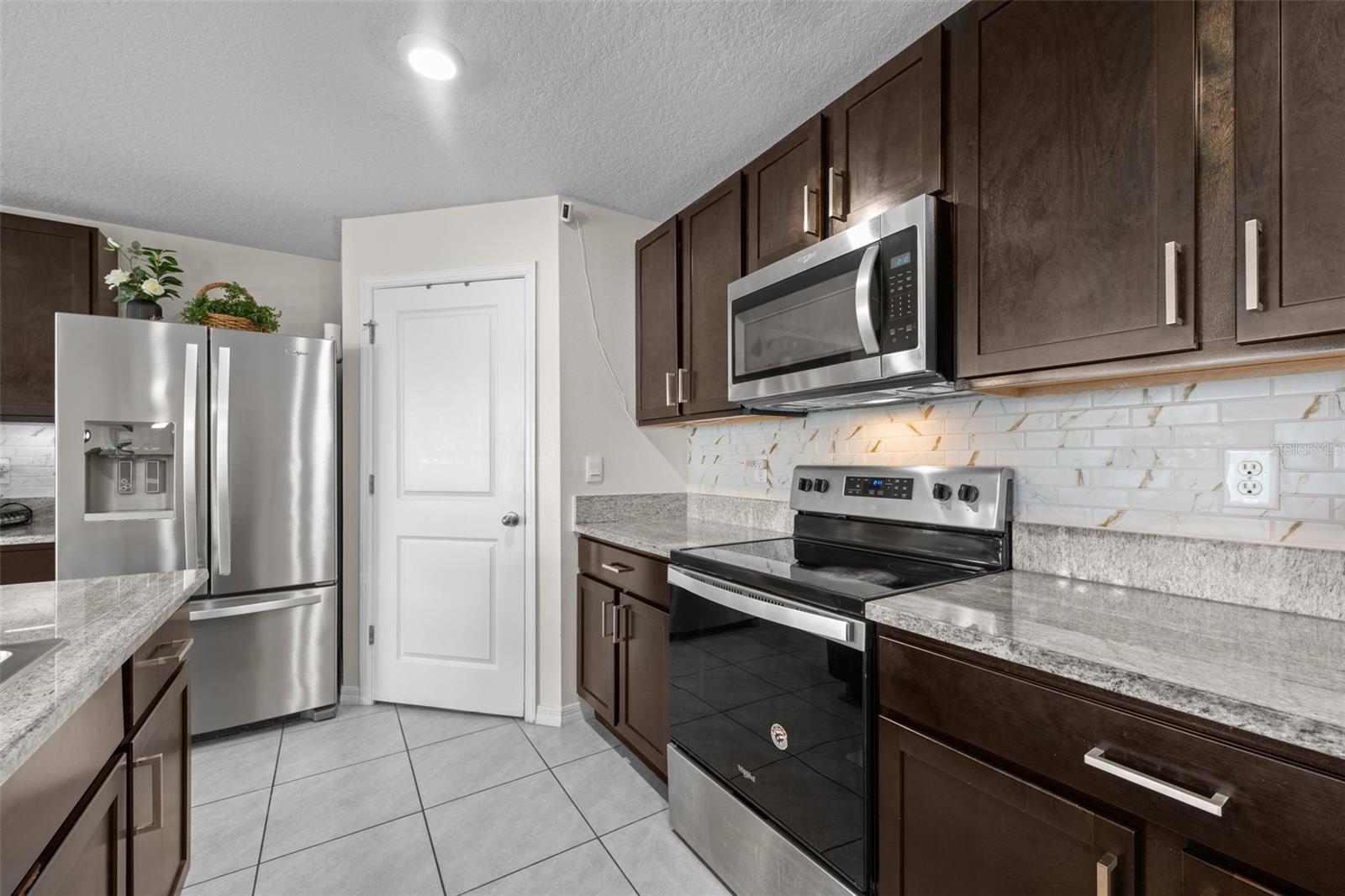 16742 SUNBURST LAKE ST, WIMAUMA, FL — photo 8