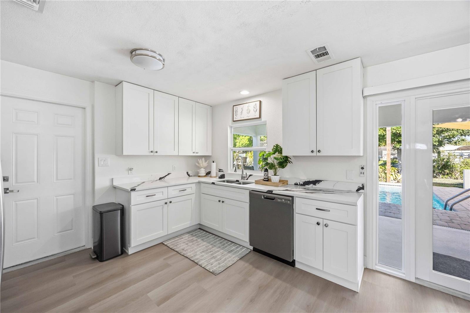 5281 BOYLE TER, PORT CHARLOTTE, FL — photo 16