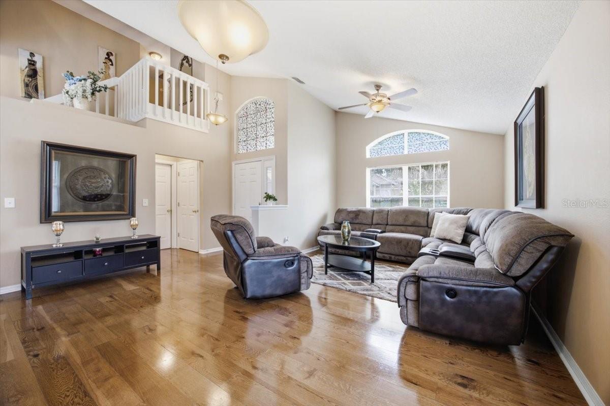 227 DILLON WAY, DAVENPORT, FL — photo 2