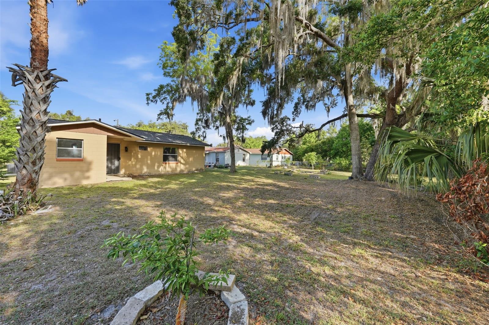 218 S EAST ST, LEESBURG, FL — photo 41