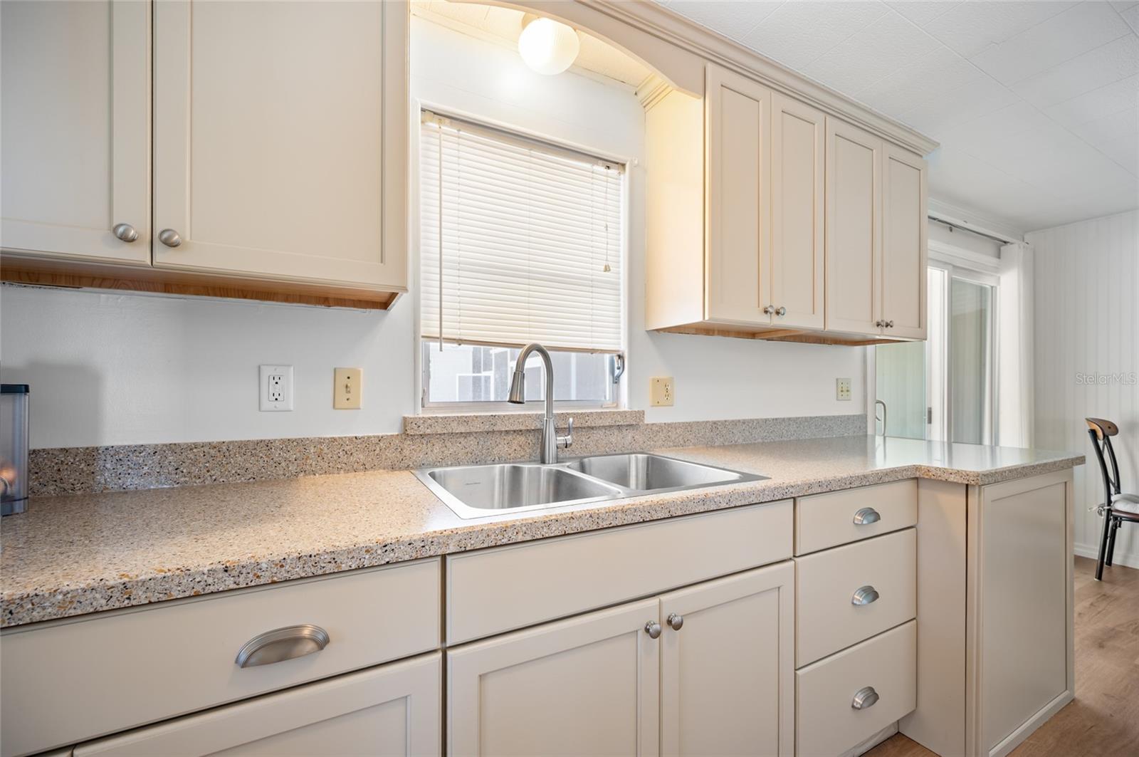 5751 HYACINTH RD, VENICE, FL — photo 6