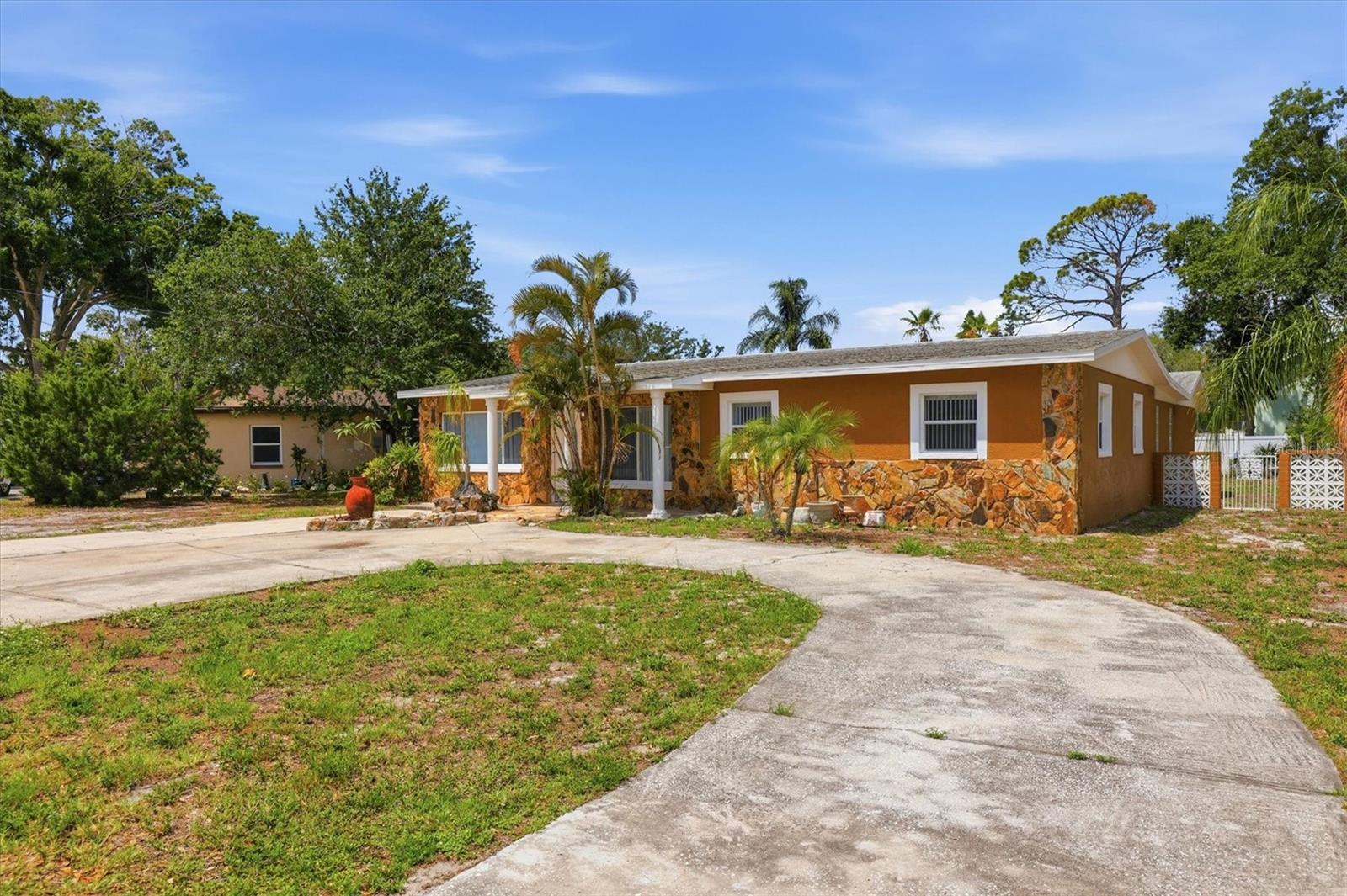 721 BAYSHORE DR, TARPON SPRINGS, FL — photo 3
