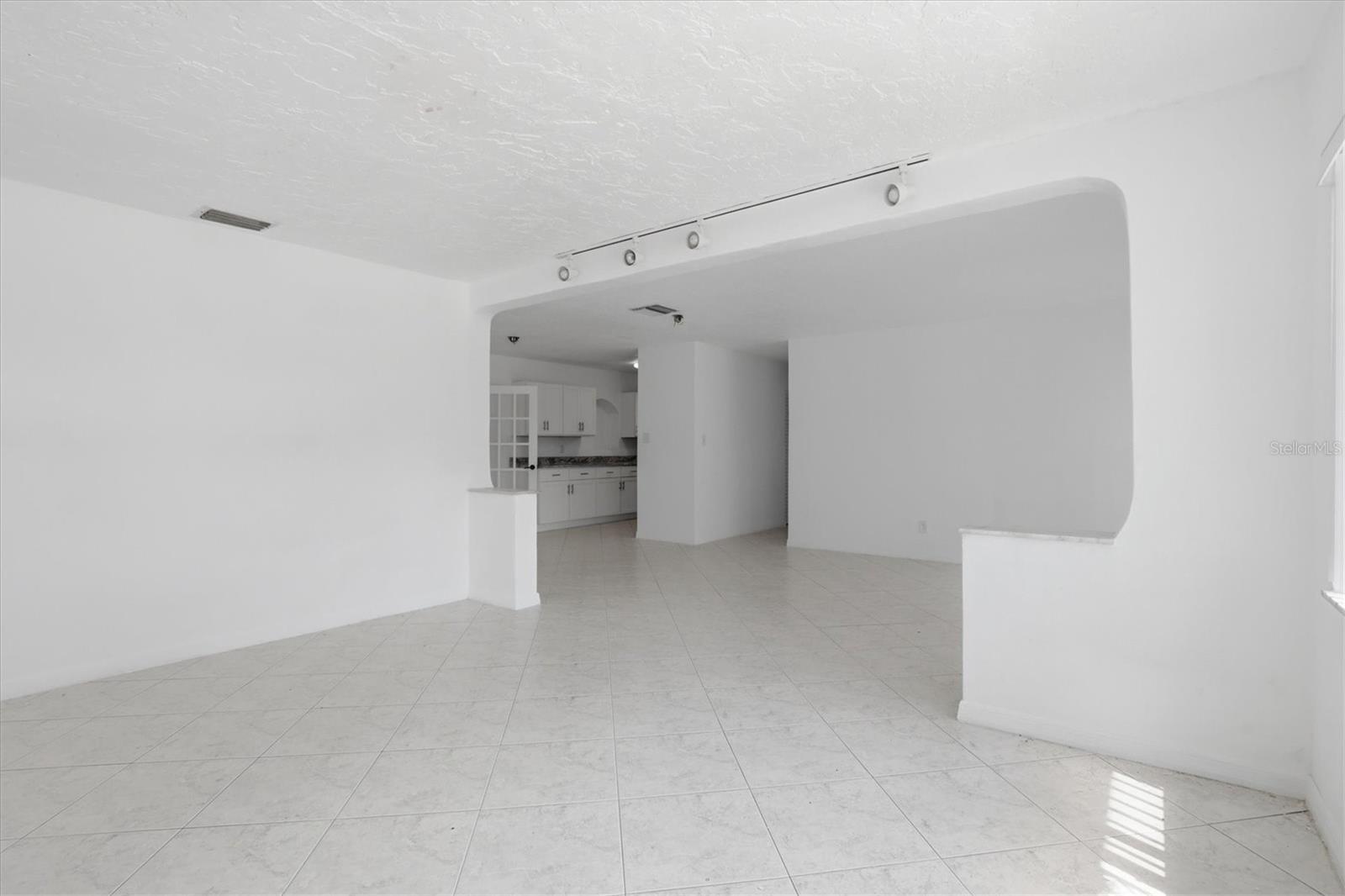 721 BAYSHORE DR, TARPON SPRINGS, FL — photo 11