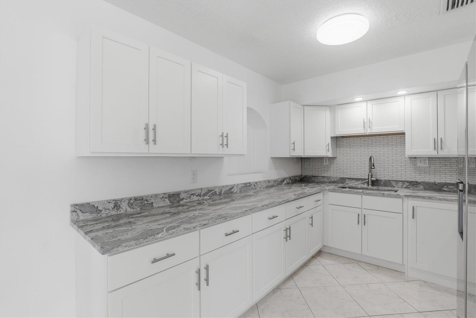 721 BAYSHORE DR, TARPON SPRINGS, FL — photo 16