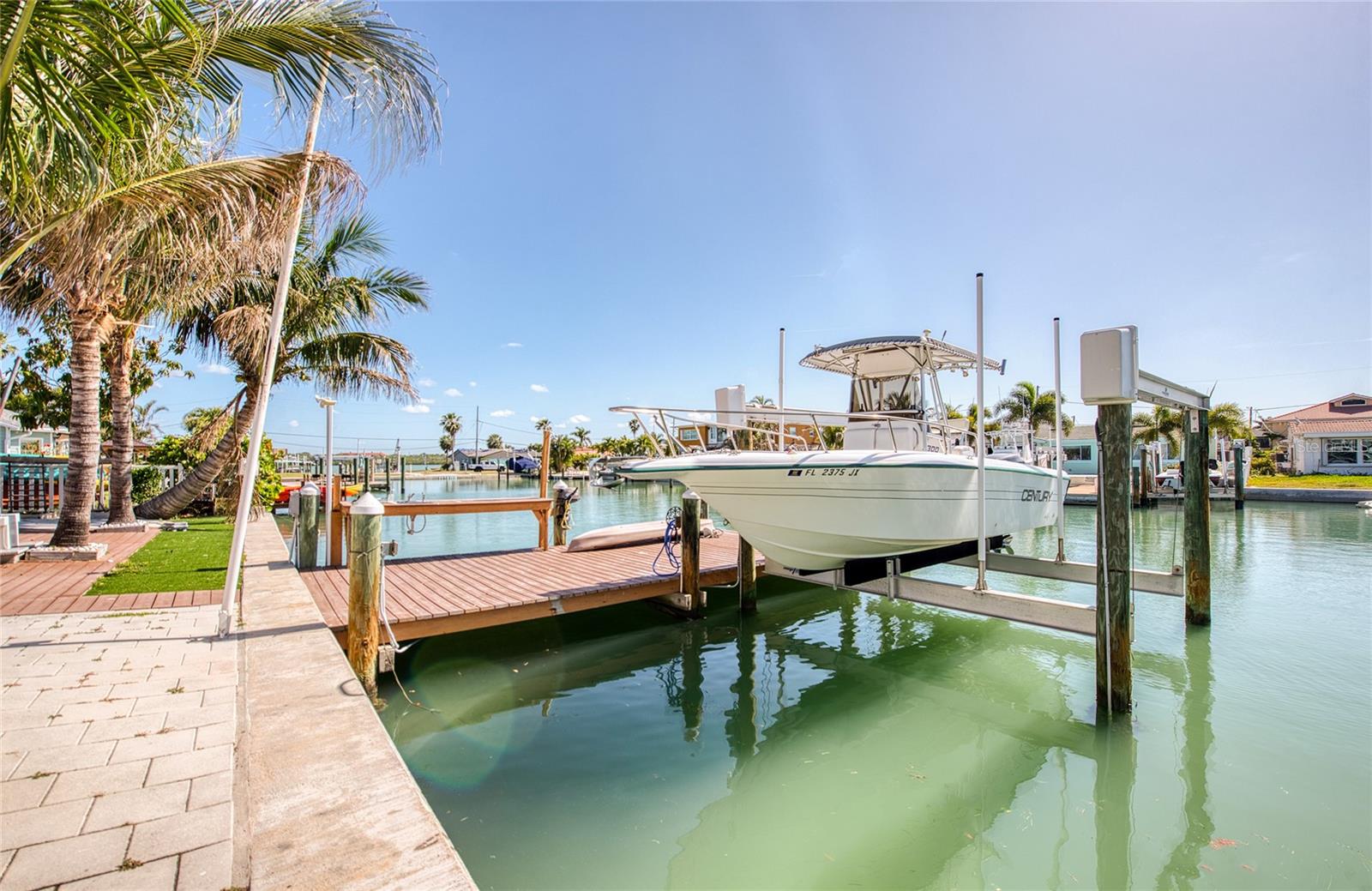 551 CRYSTAL DR, MADEIRA BEACH, FL — photo 7