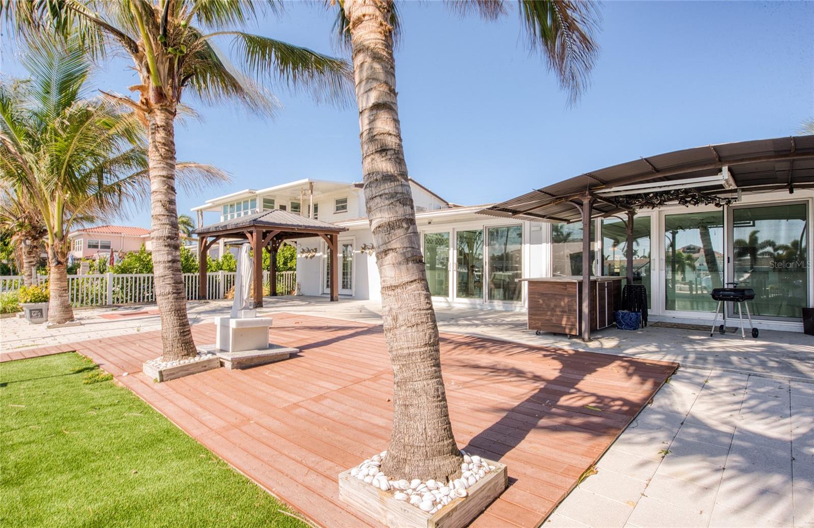 551 CRYSTAL DR, MADEIRA BEACH, FL — photo 13