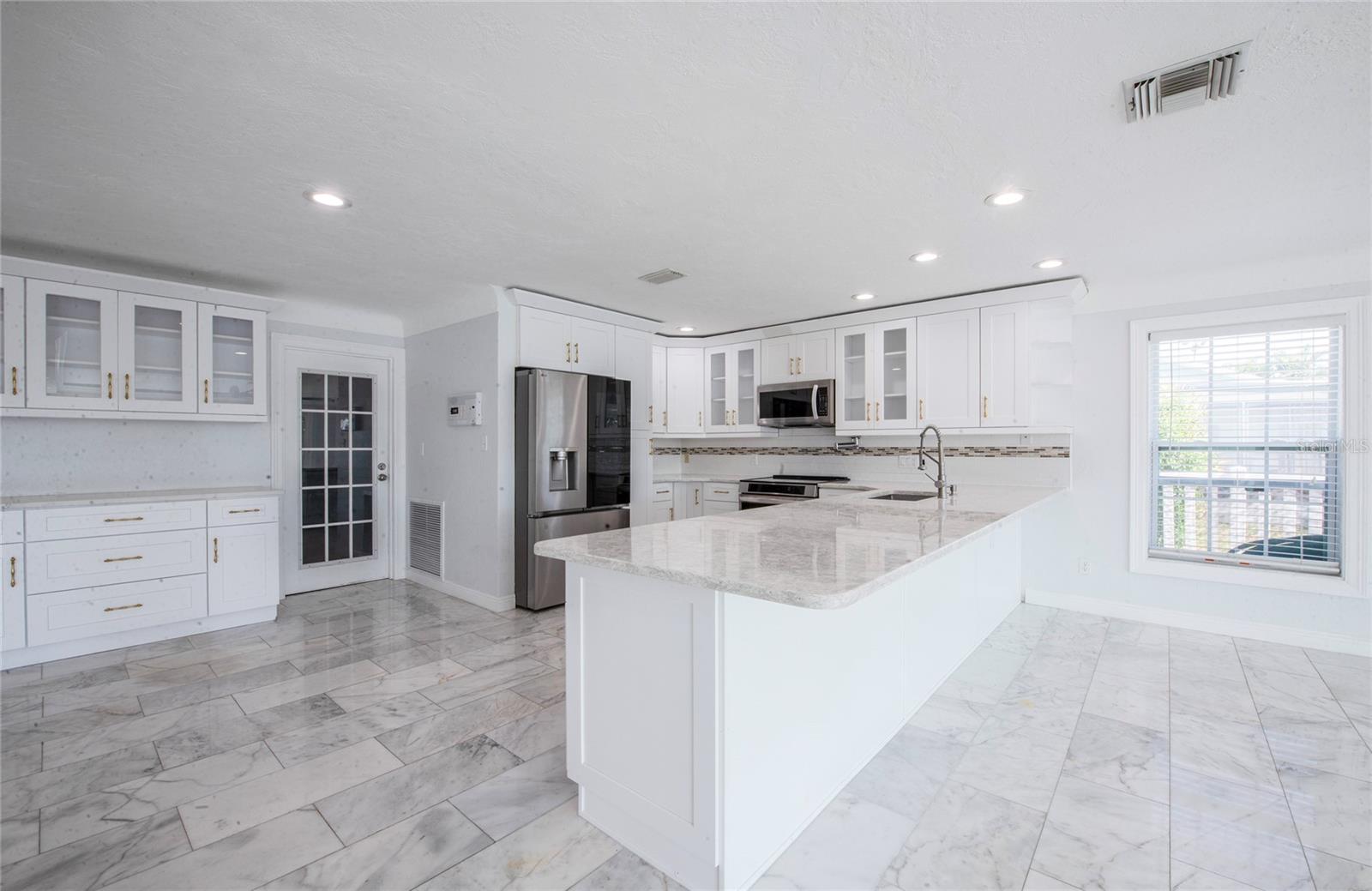 551 CRYSTAL DR, MADEIRA BEACH, FL — photo 22