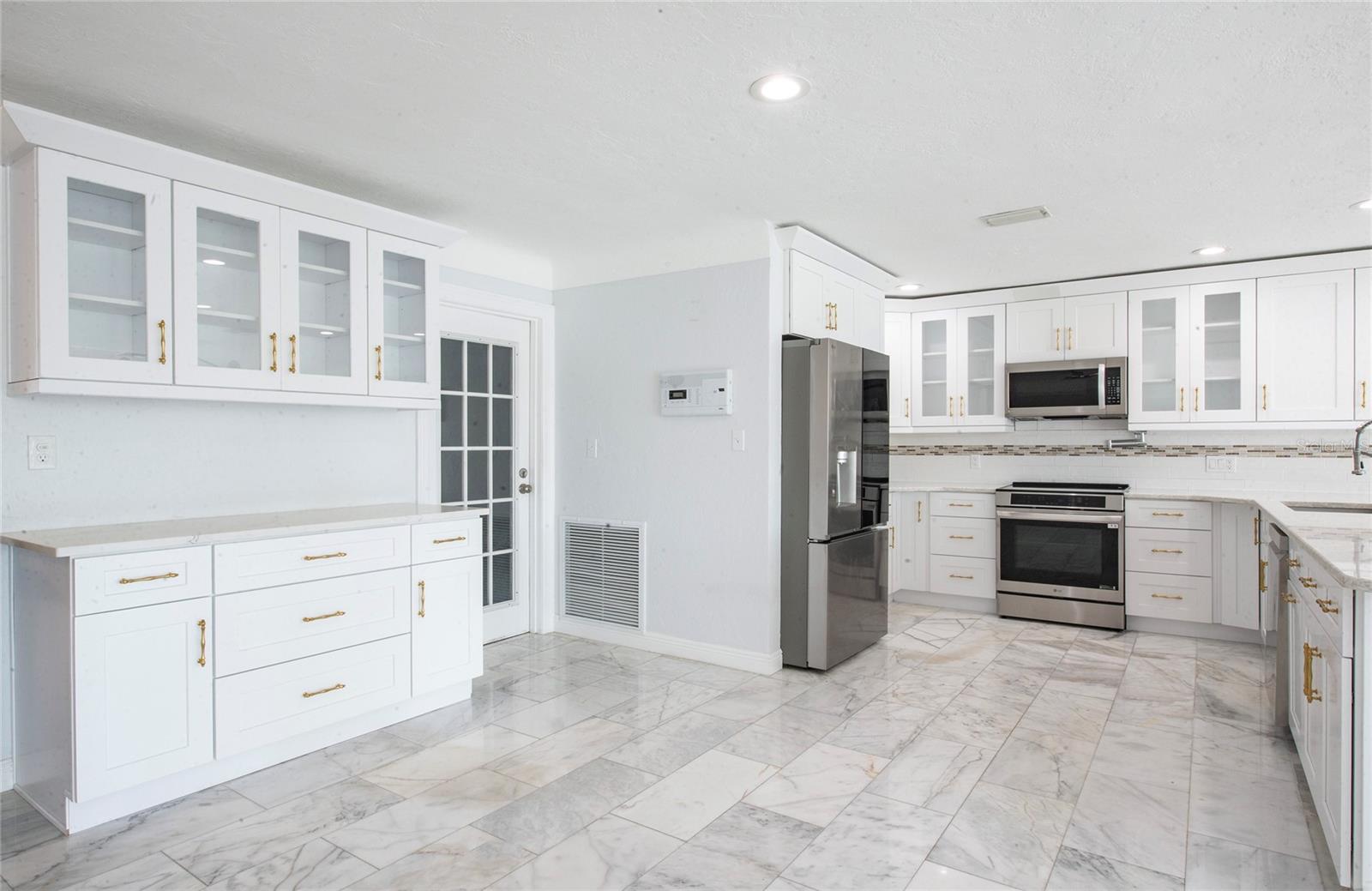 551 CRYSTAL DR, MADEIRA BEACH, FL — photo 23