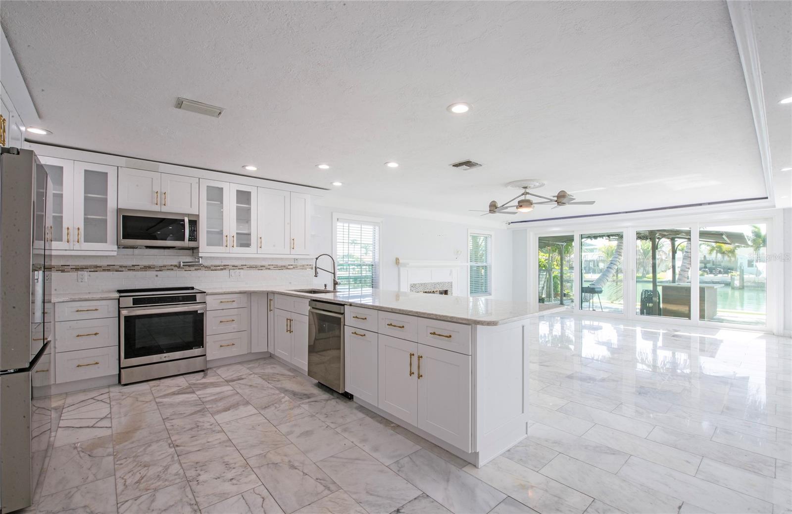 551 CRYSTAL DR, MADEIRA BEACH, FL — photo 25