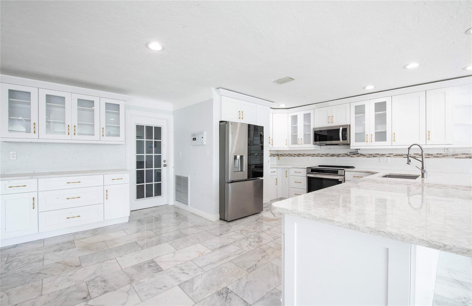 551 CRYSTAL DR, MADEIRA BEACH, FL — photo 28