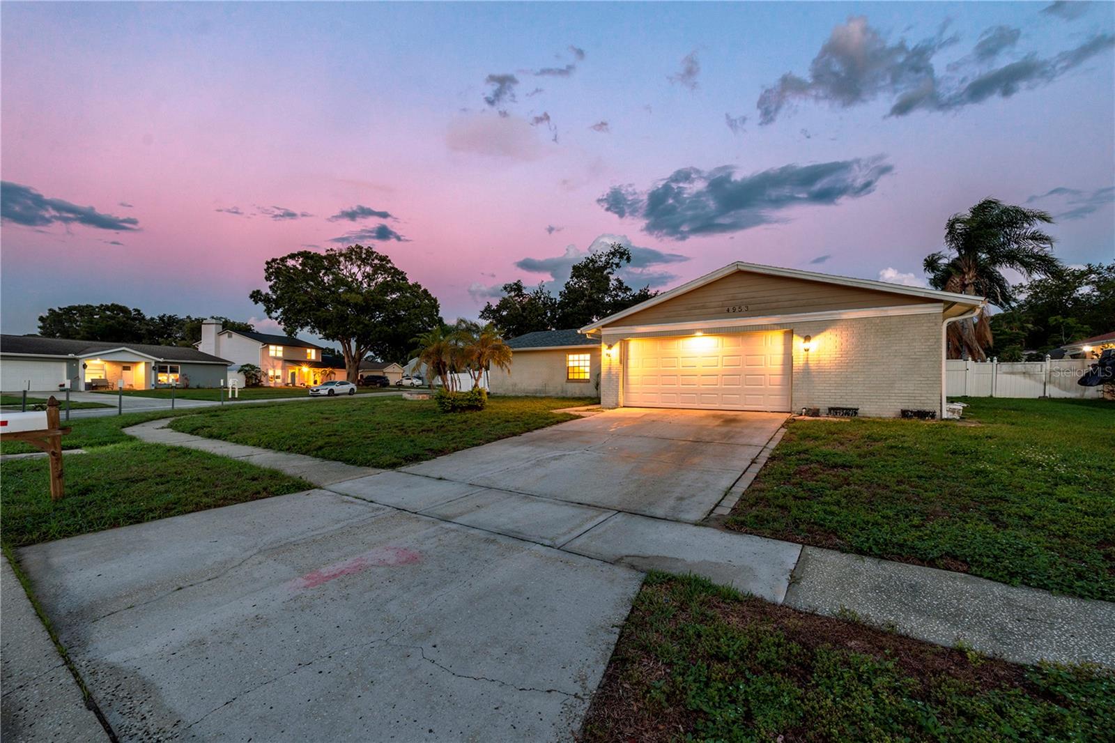 4953 PENNSBURY DR, TAMPA, FL