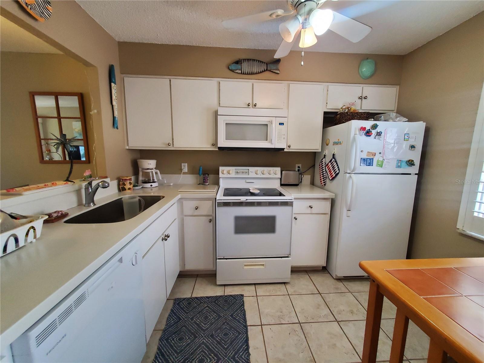 1400 ARROWHEAD CIR W, CLEARWATER, FL — photo 2