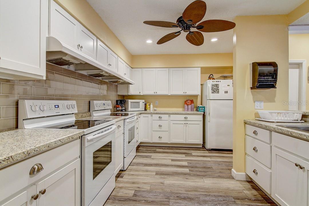 1400 ARROWHEAD CIR W, CLEARWATER, FL — photo 21