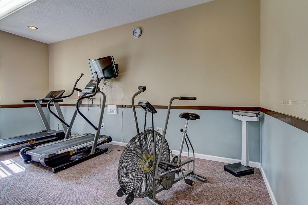1400 ARROWHEAD CIR W, CLEARWATER, FL — photo 24