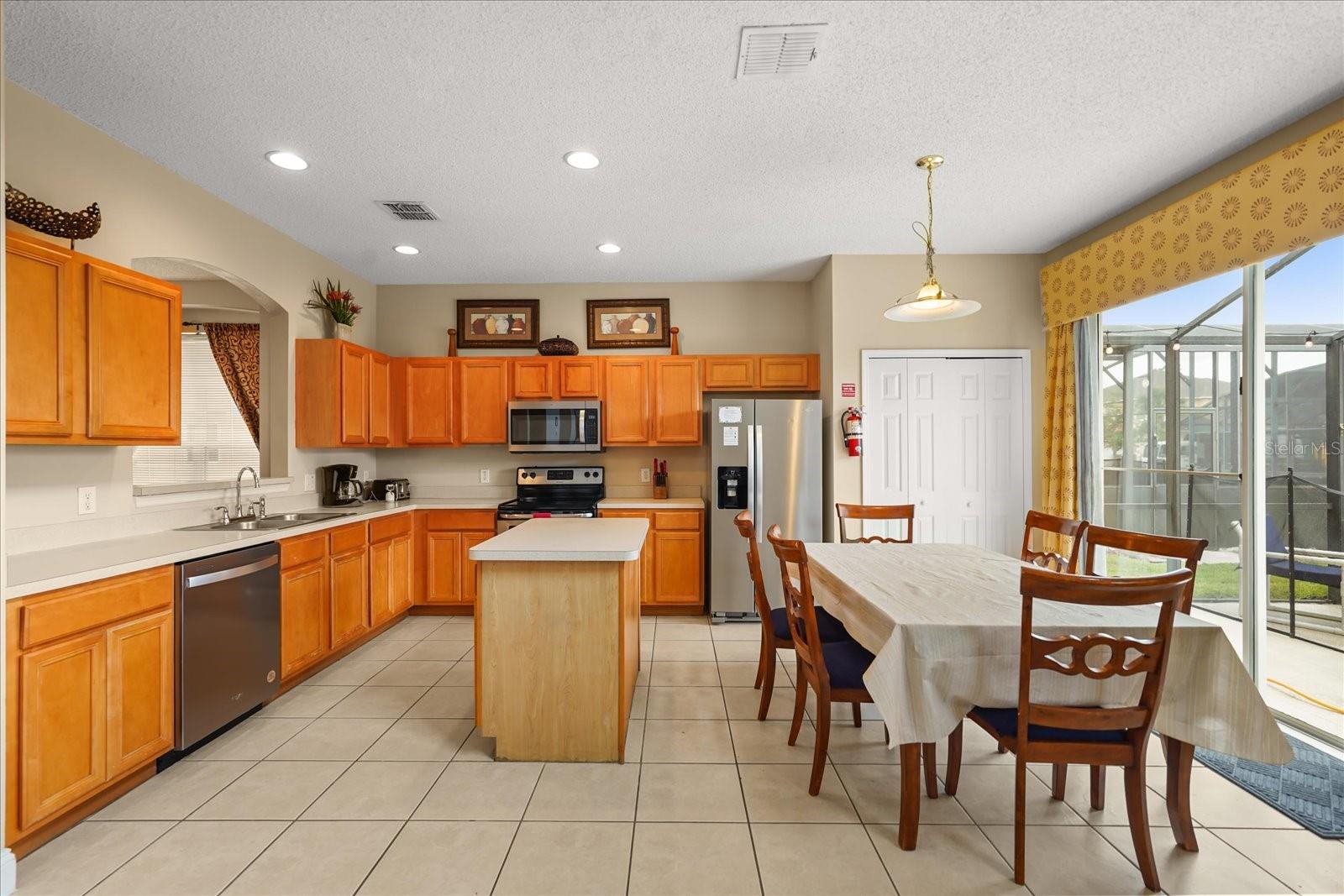 164 CASTAWAY BEACH WAY, KISSIMMEE, FL — photo 14