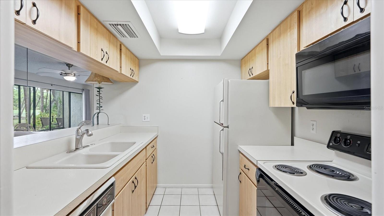 3025 QUAIL HOLW #17, SARASOTA, FL — photo 11