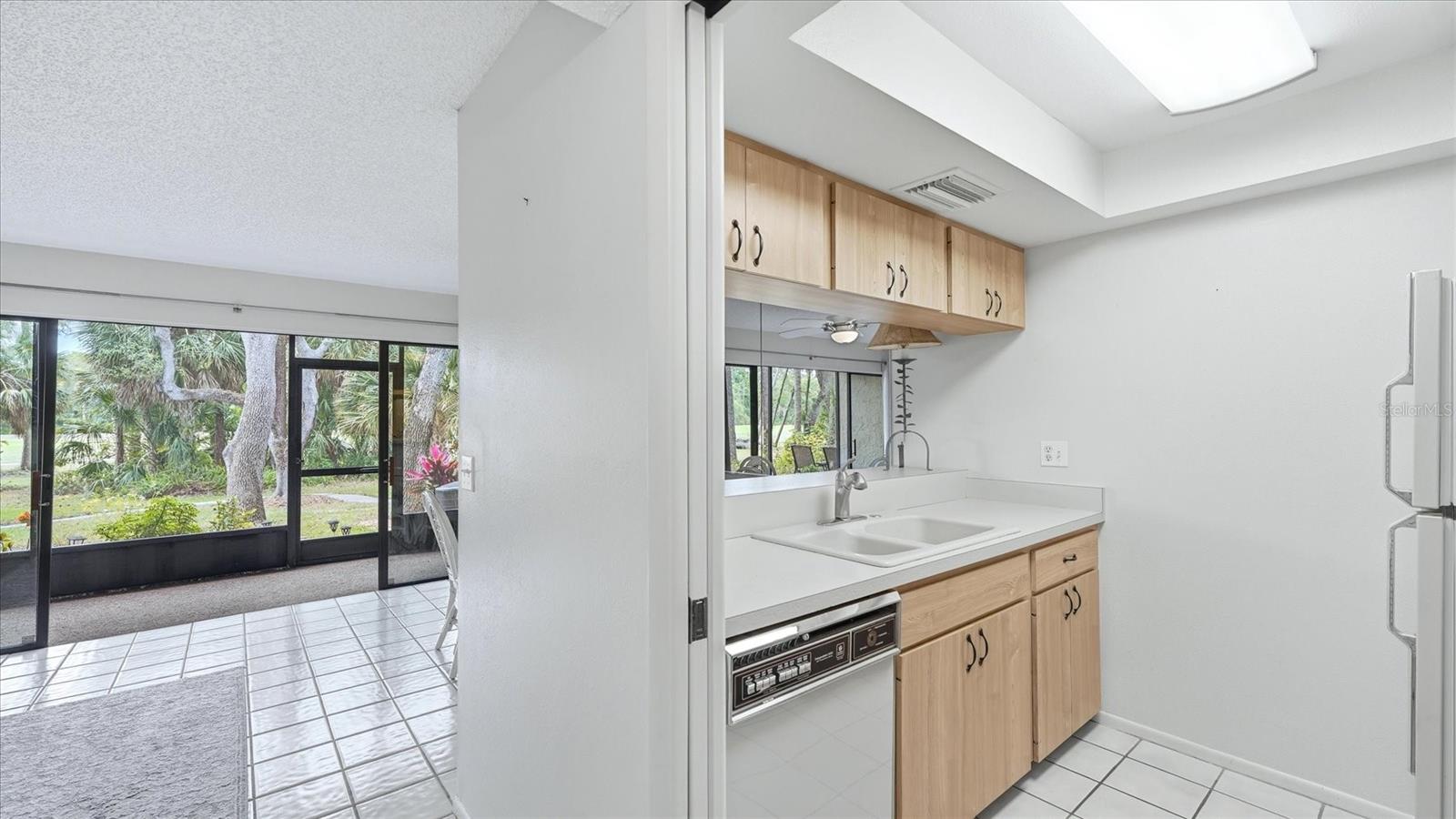 3025 QUAIL HOLW #17, SARASOTA, FL — photo 12