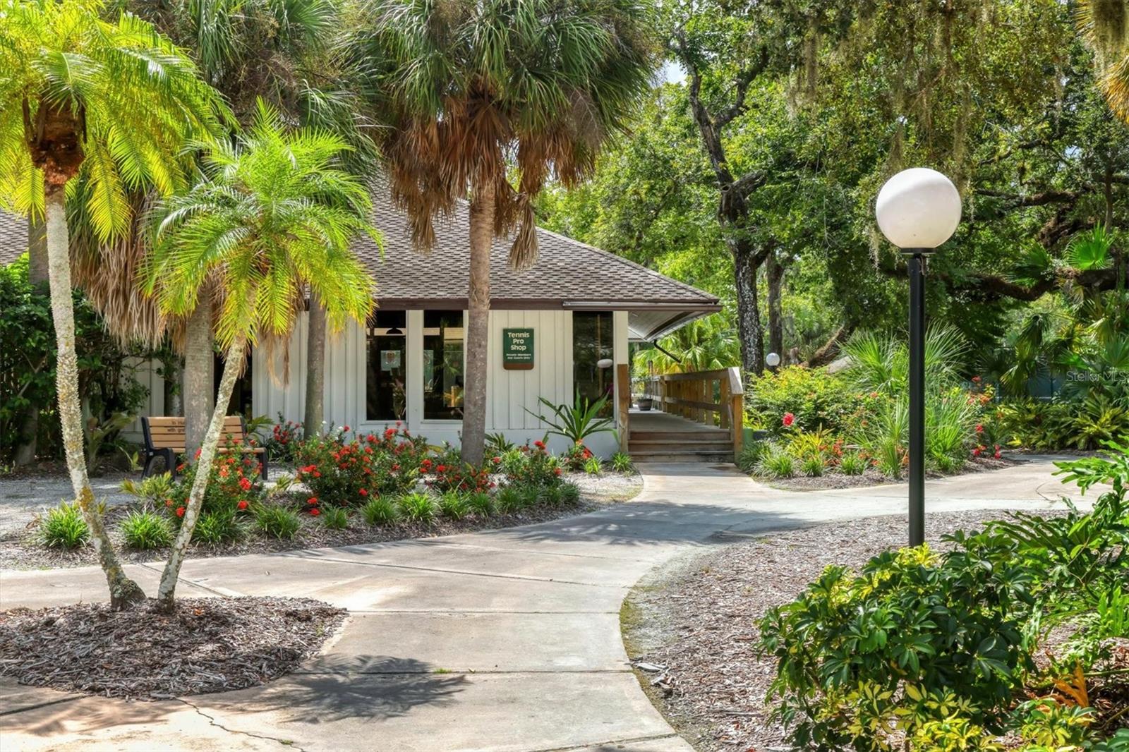 3025 QUAIL HOLW #17, SARASOTA, FL — photo 38