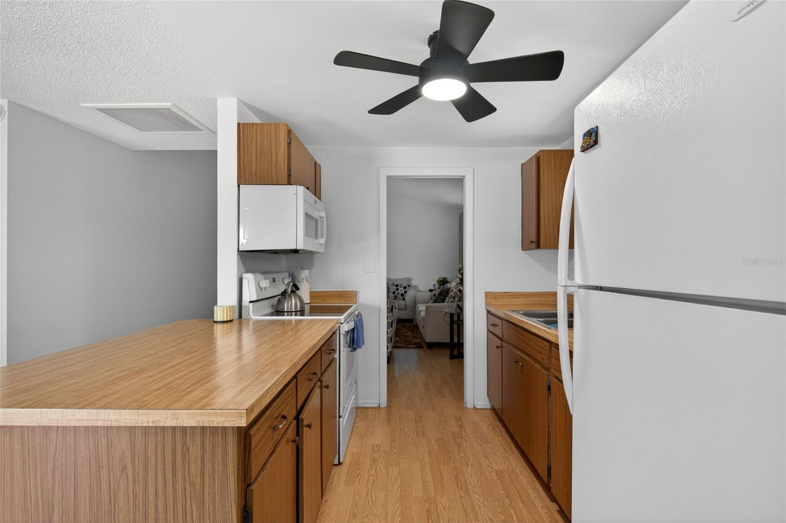 6401 REGATTA CT, TAMPA, FL — photo 2