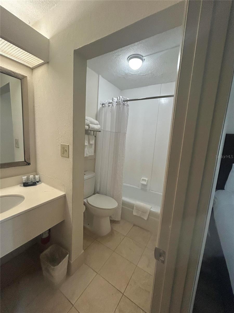 7150 N TAMIAMI TRL #S-604, SARASOTA, FL — photo 9