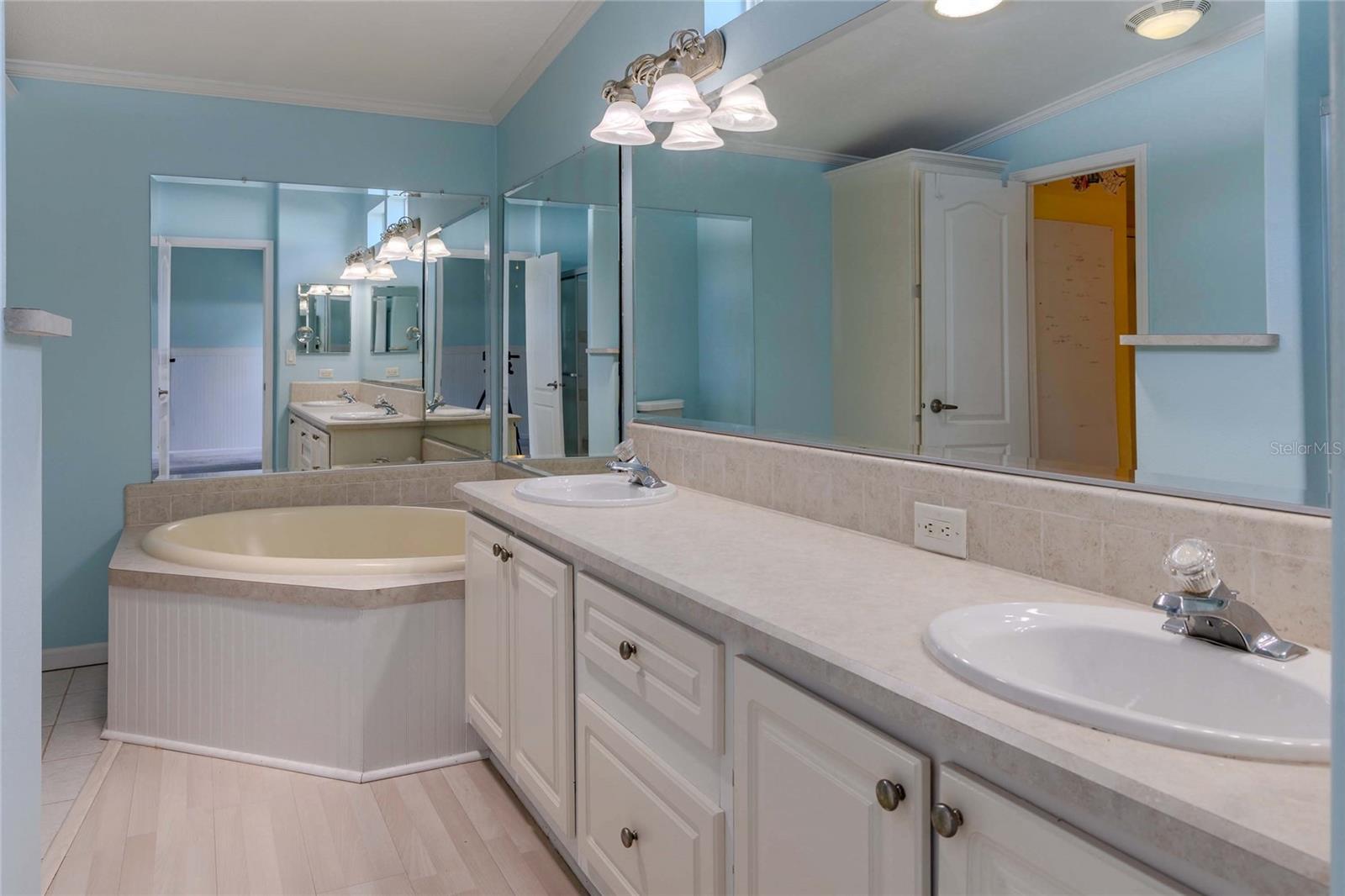 8410 CASTLE GARDEN RD, PALMETTO, FL — photo 18