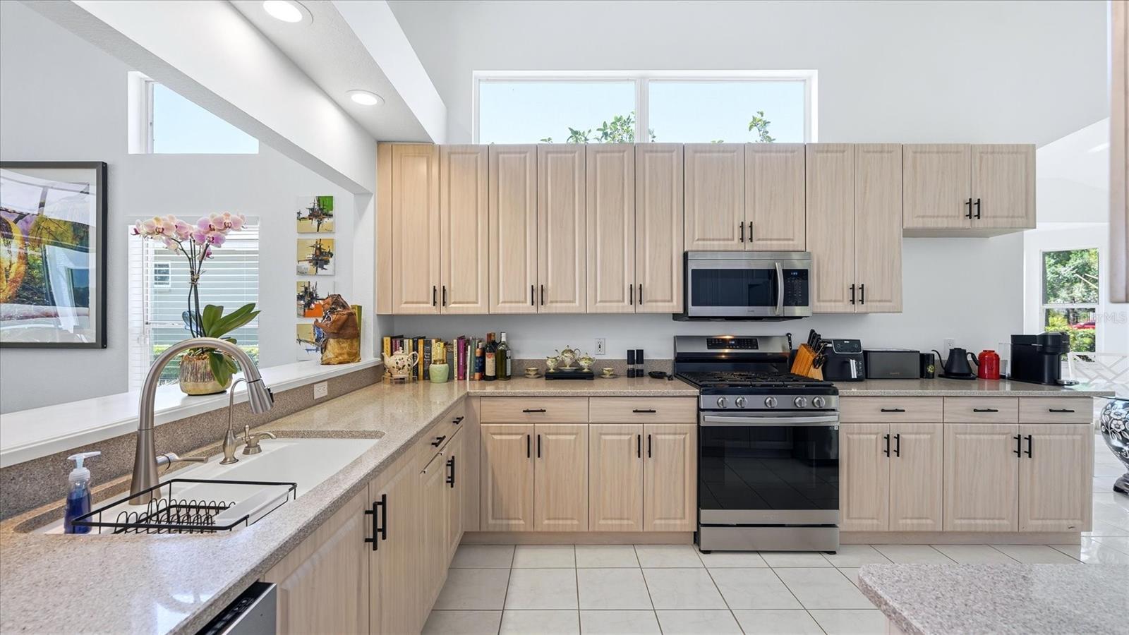 8009 HAMPTON CT, UNIVERSITY PARK, FL — photo 13