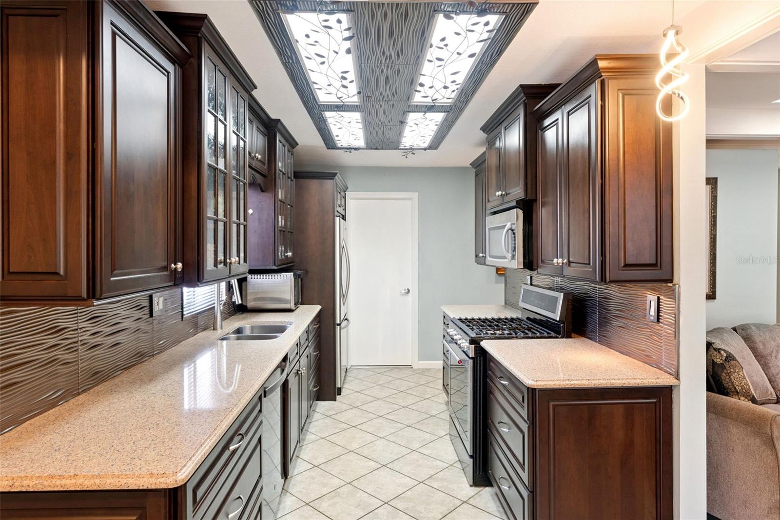 13502 COUNTRY CLUB DR, TAVARES, FL — photo 17