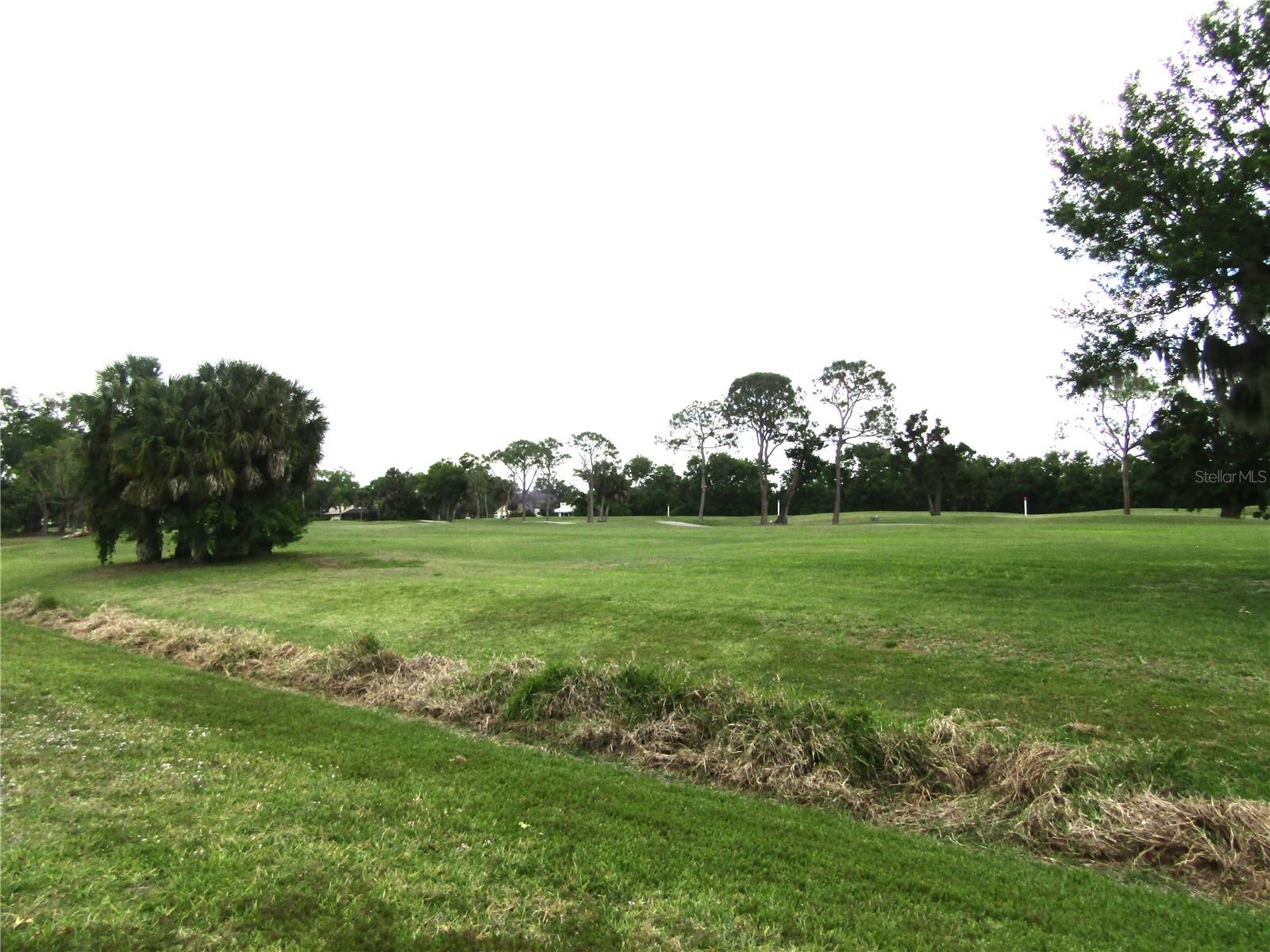 3553 LONGMEADOW #27, SARASOTA, FL — photo 2