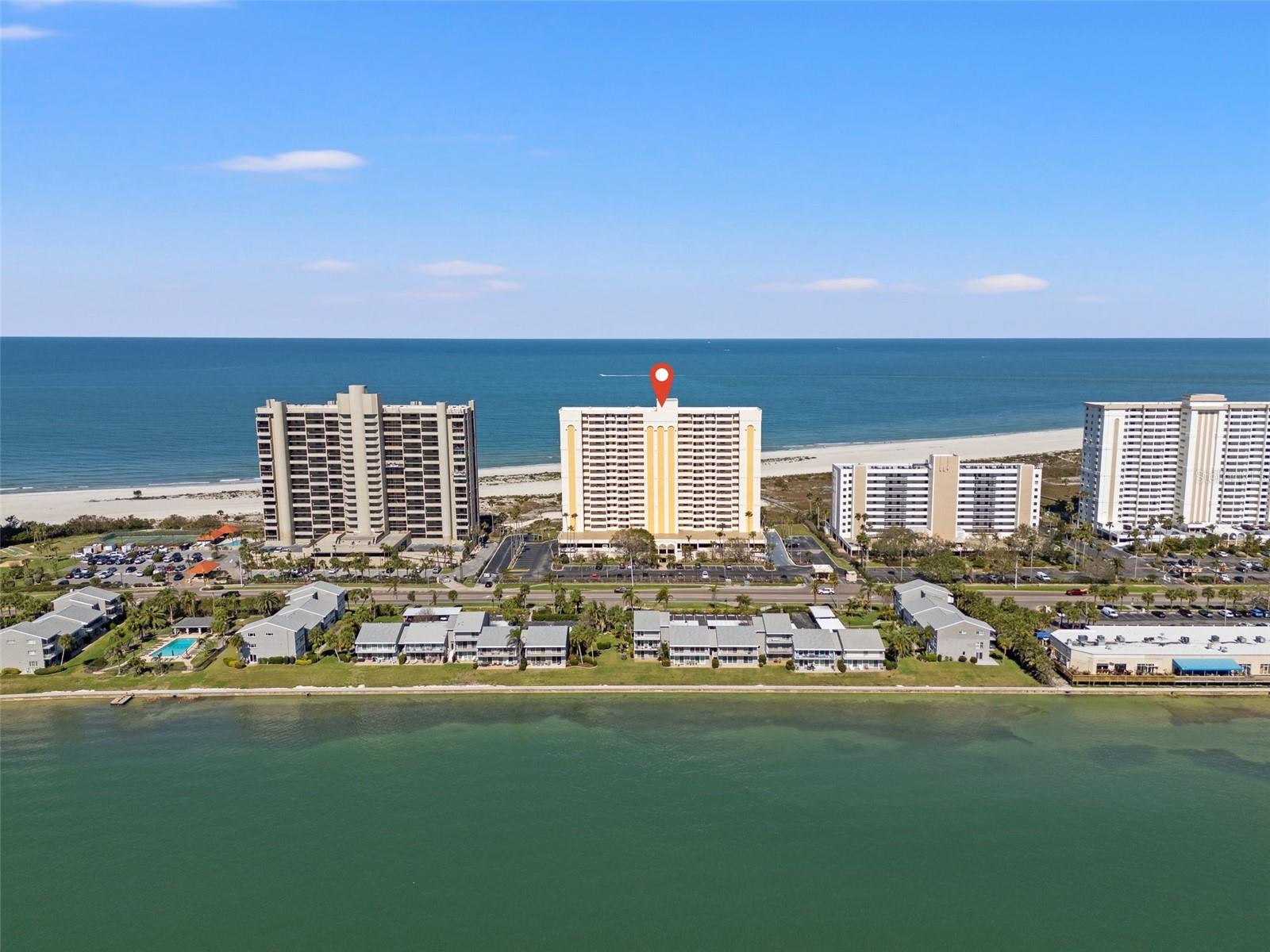 1270 GULF BLVD #1007, CLEARWATER BEACH, FL — photo 2