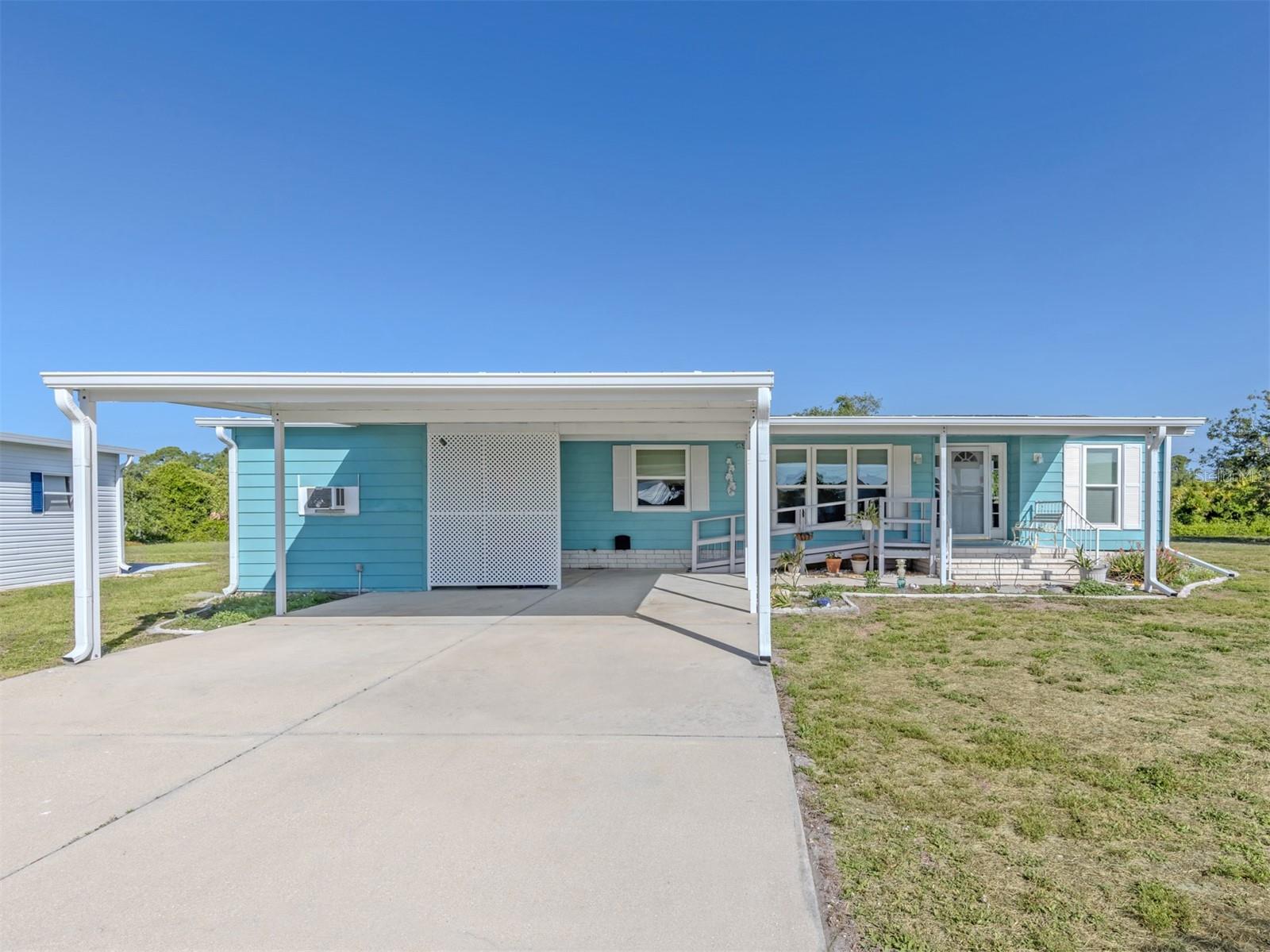 592 PORTSIDE DR, NORTH PORT, FL — photo 2