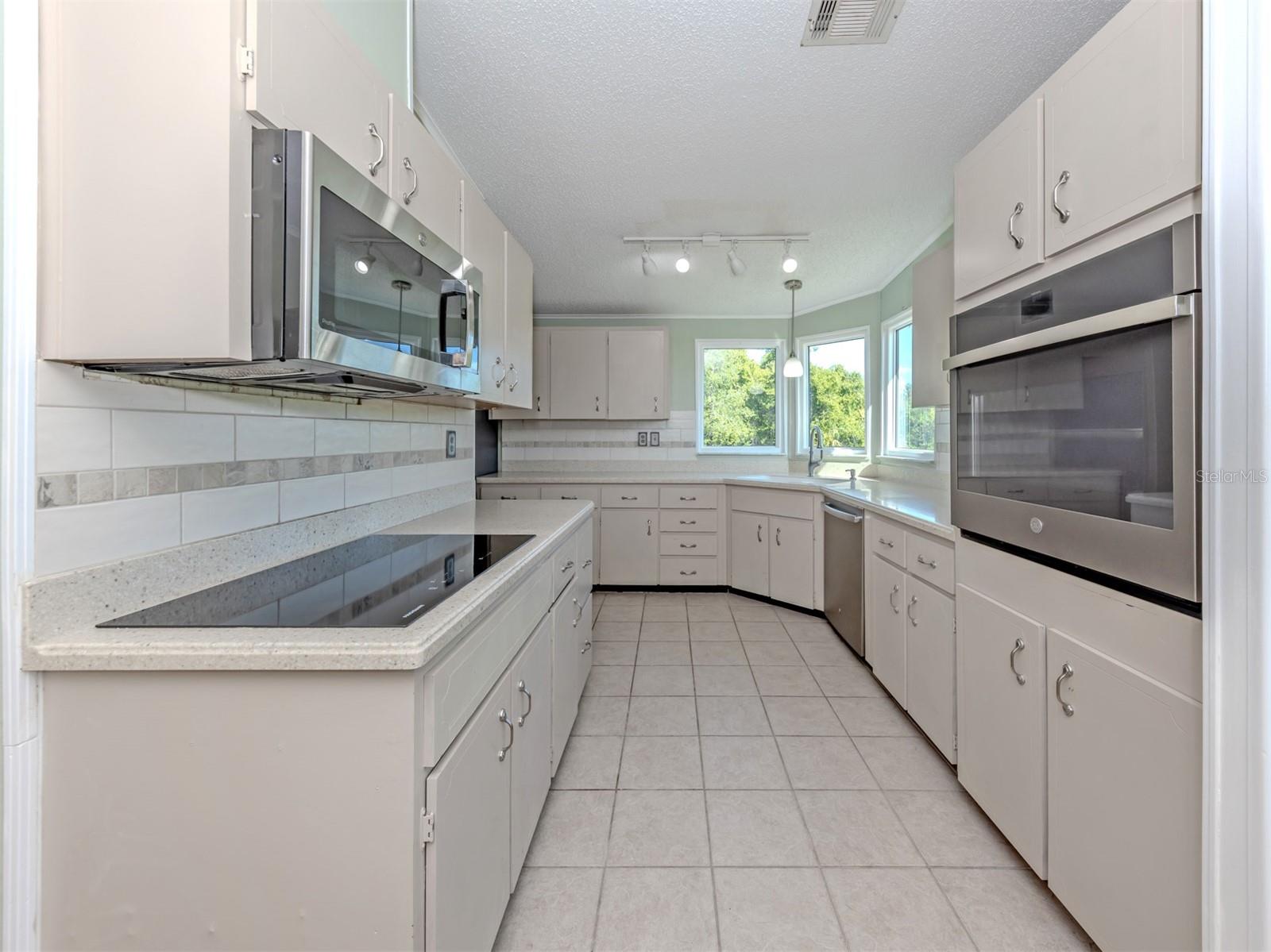 592 PORTSIDE DR, NORTH PORT, FL — photo 14