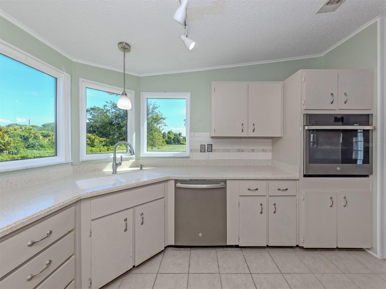 592 PORTSIDE DR, NORTH PORT, FL — photo 17