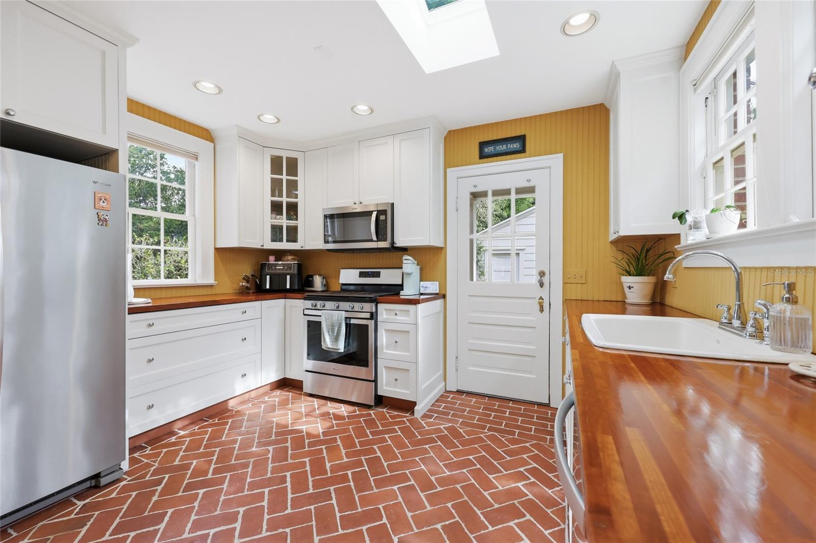 2150 NW 7TH LN, GAINESVILLE, FL — photo 10