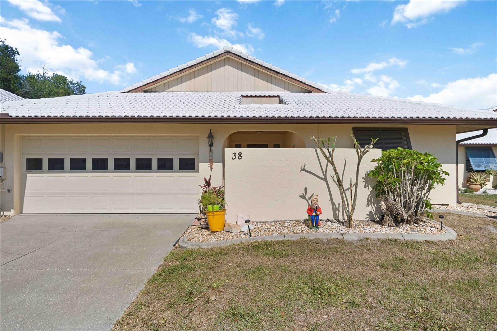 38 PEBBLE ROCK DR, VENICE, FL