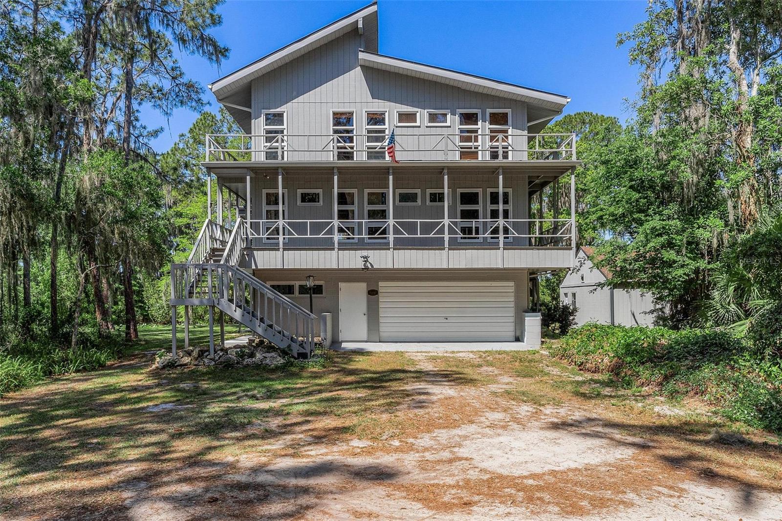 7373 CIRCLE DR, LADY LAKE, FL