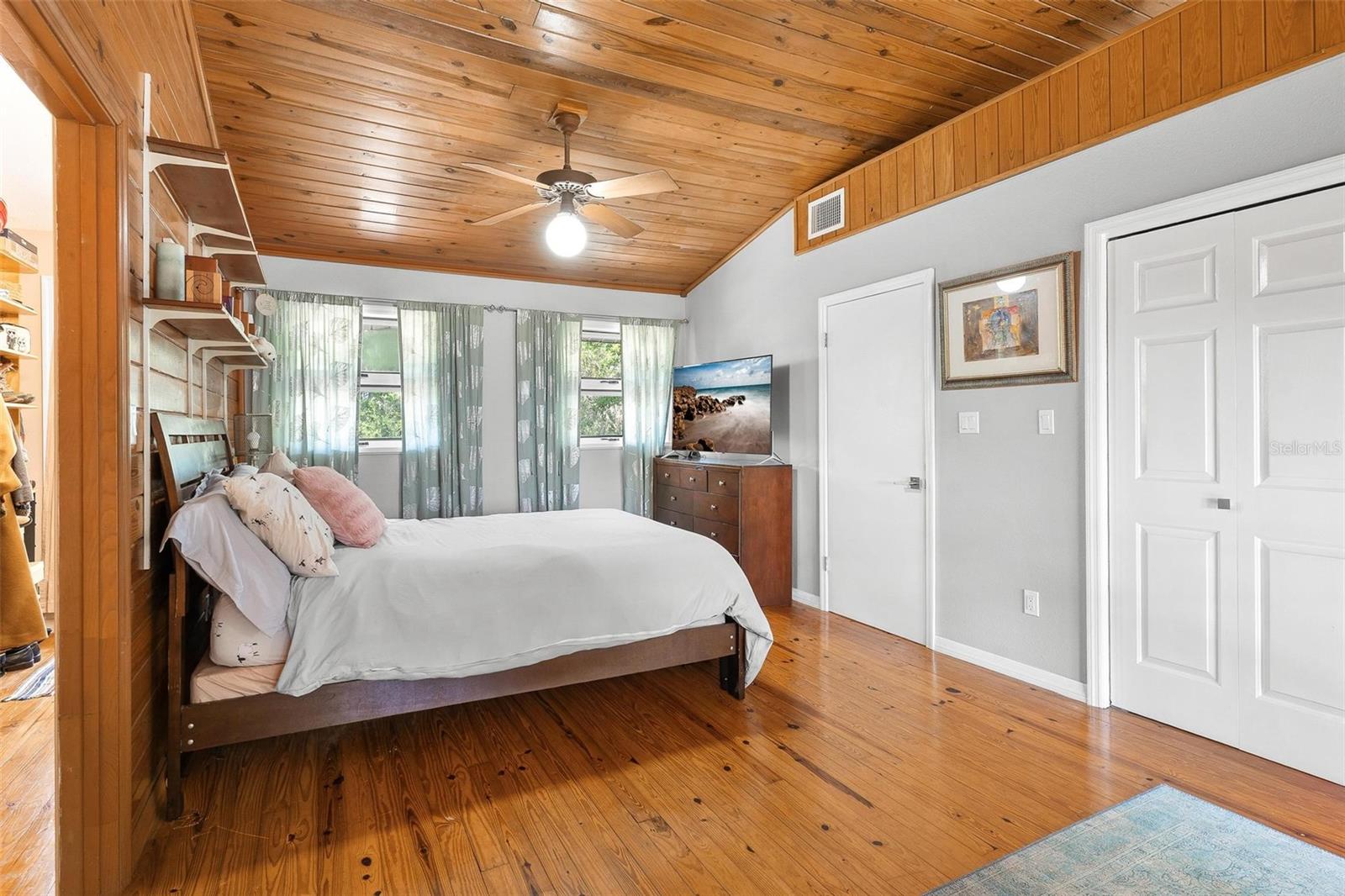 7373 CIRCLE DR, LADY LAKE, FL — photo 48