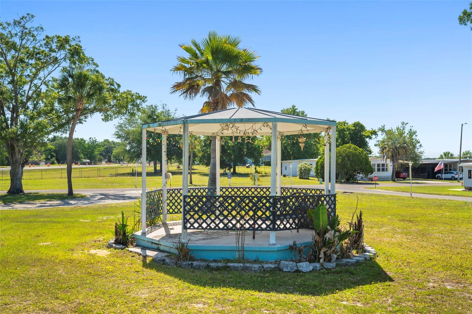 10220 WELLINGTON AVE, DADE CITY, FL — photo 38