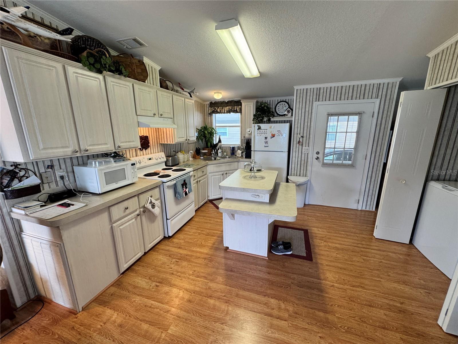 346 ANDROS DR, SARASOTA, FL — photo 9