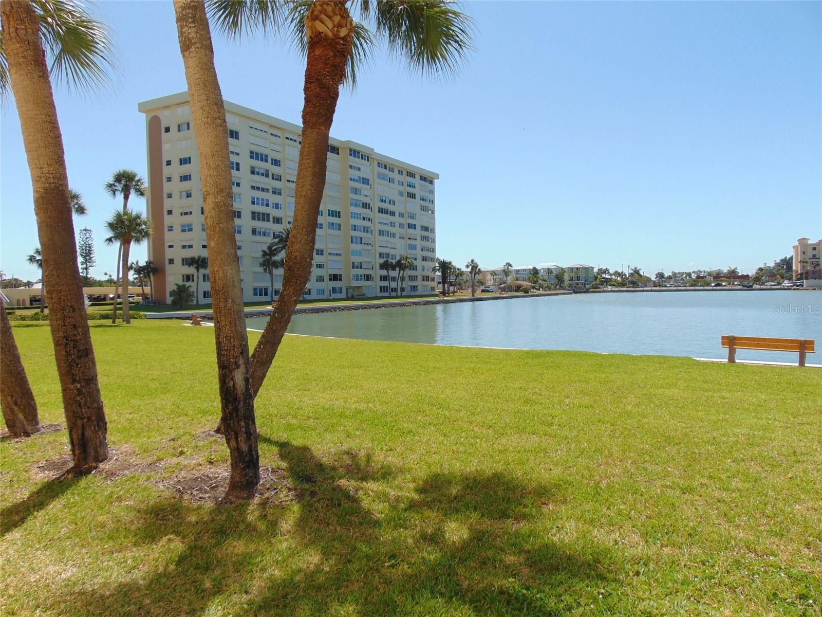 4775 COVE CIR CIR N #104, ST PETERSBURG, FL — photo 3