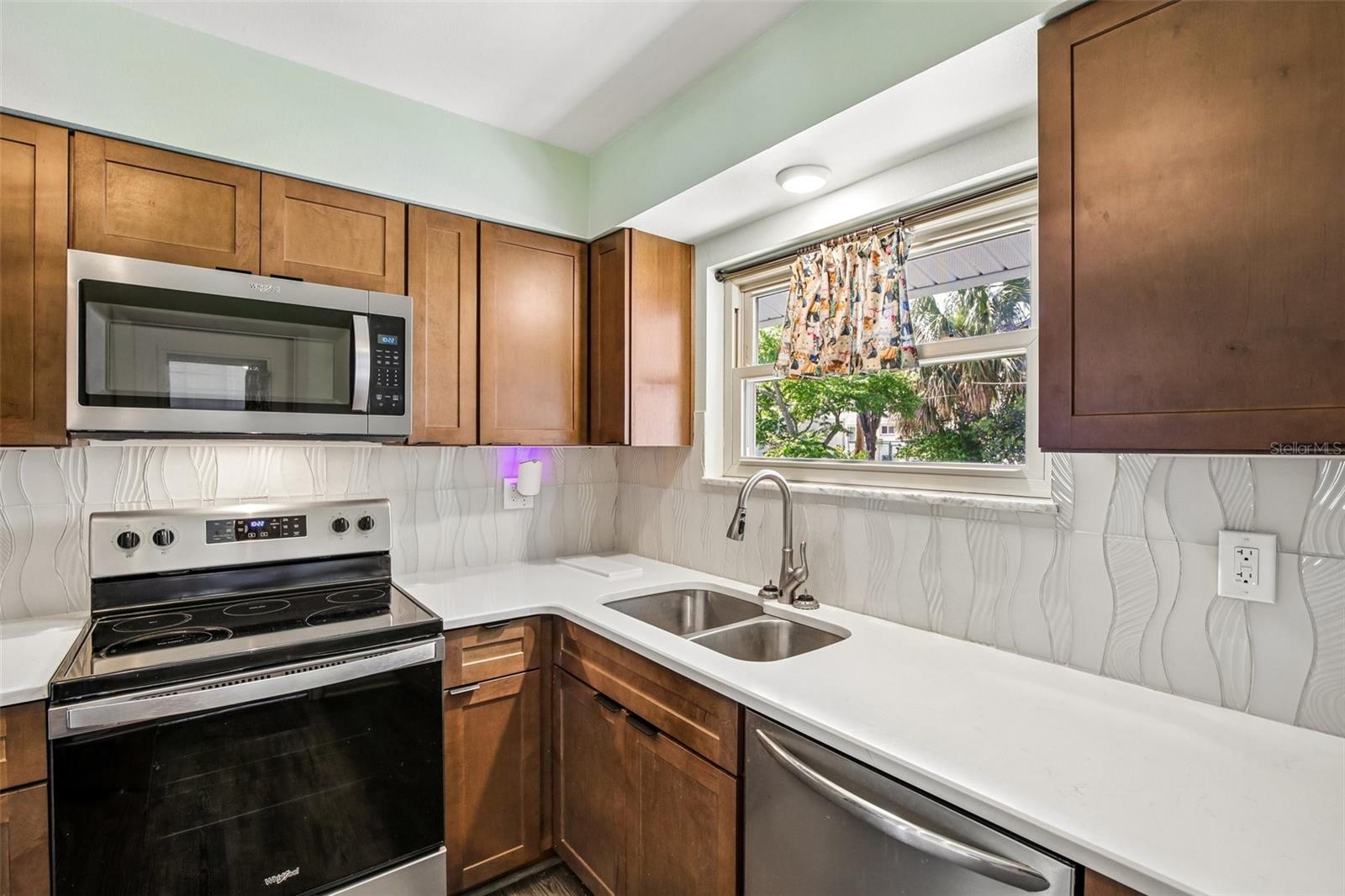 704 OJAI AVE, SUN CITY CENTER, FL — photo 11