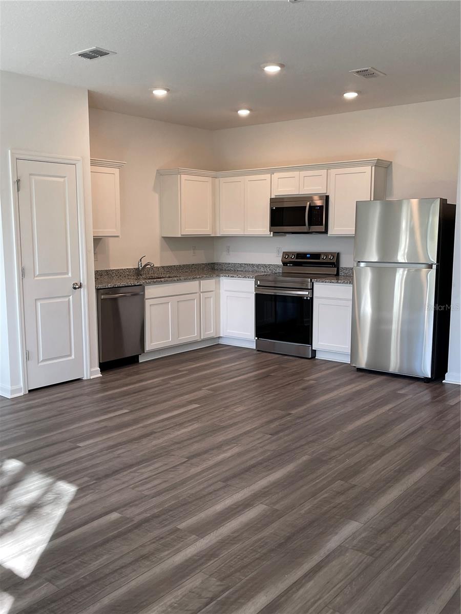 6157 DAERR RDG #6157, ZEPHYRHILLS, FL — photo 5