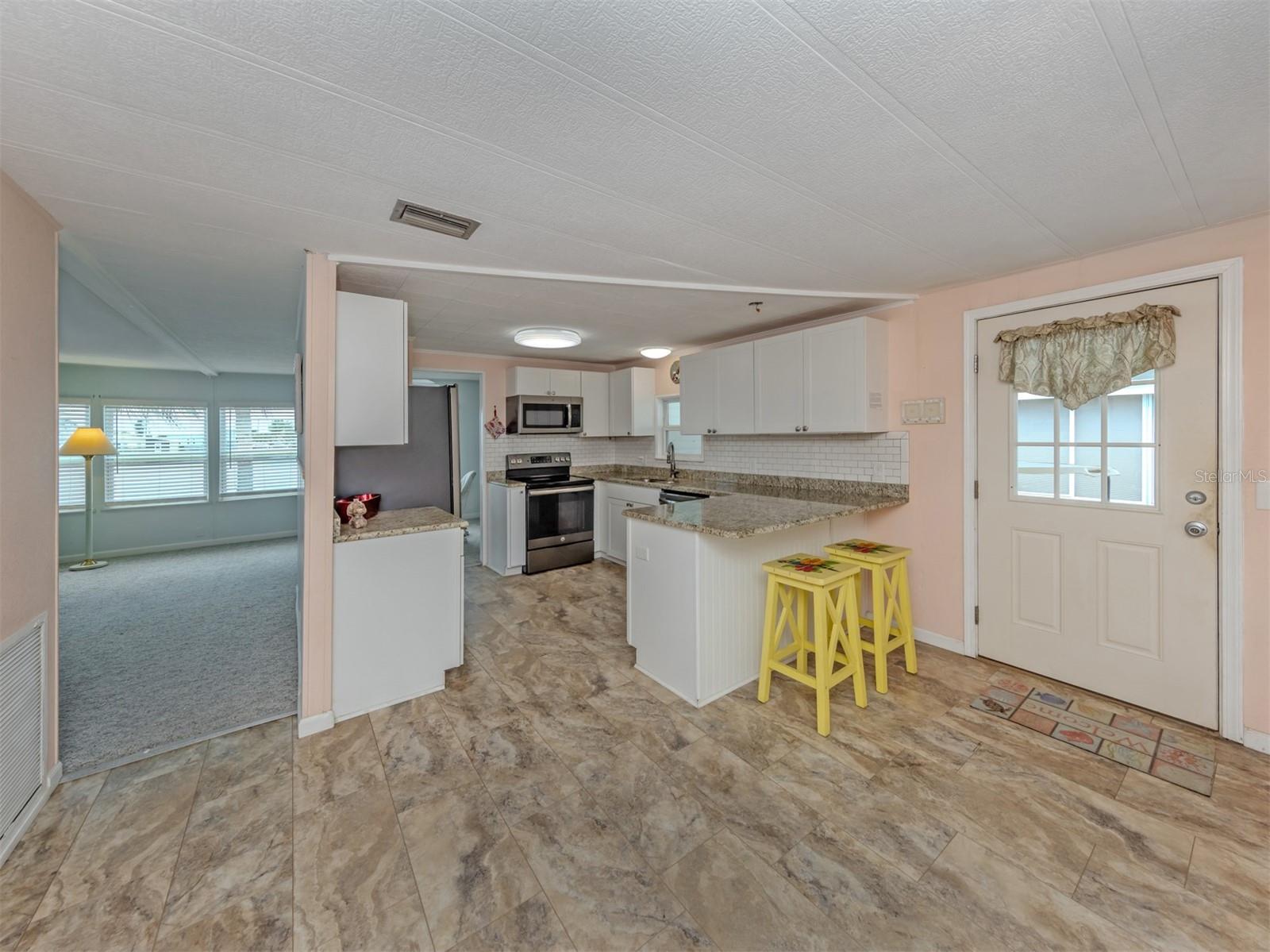 98 LAKEVIEW DR, NORTH PORT, FL — photo 14