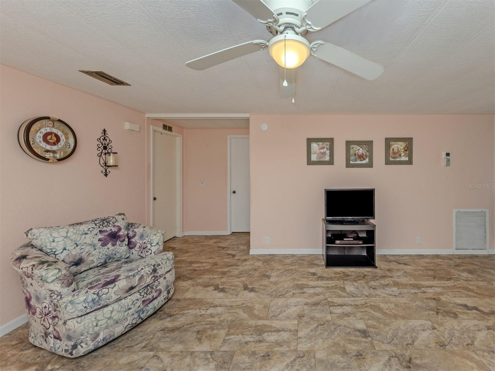 98 LAKEVIEW DR, NORTH PORT, FL — photo 17