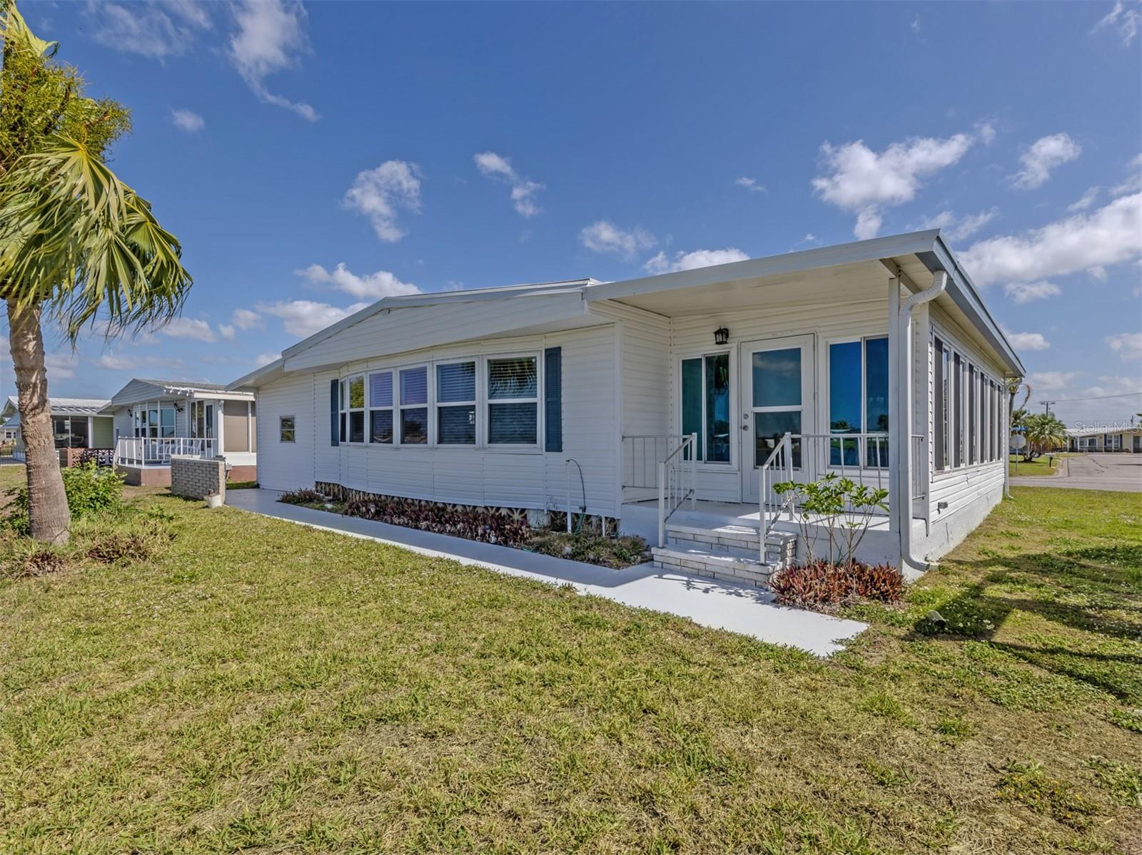 98 LAKEVIEW DR, NORTH PORT, FL — photo 40
