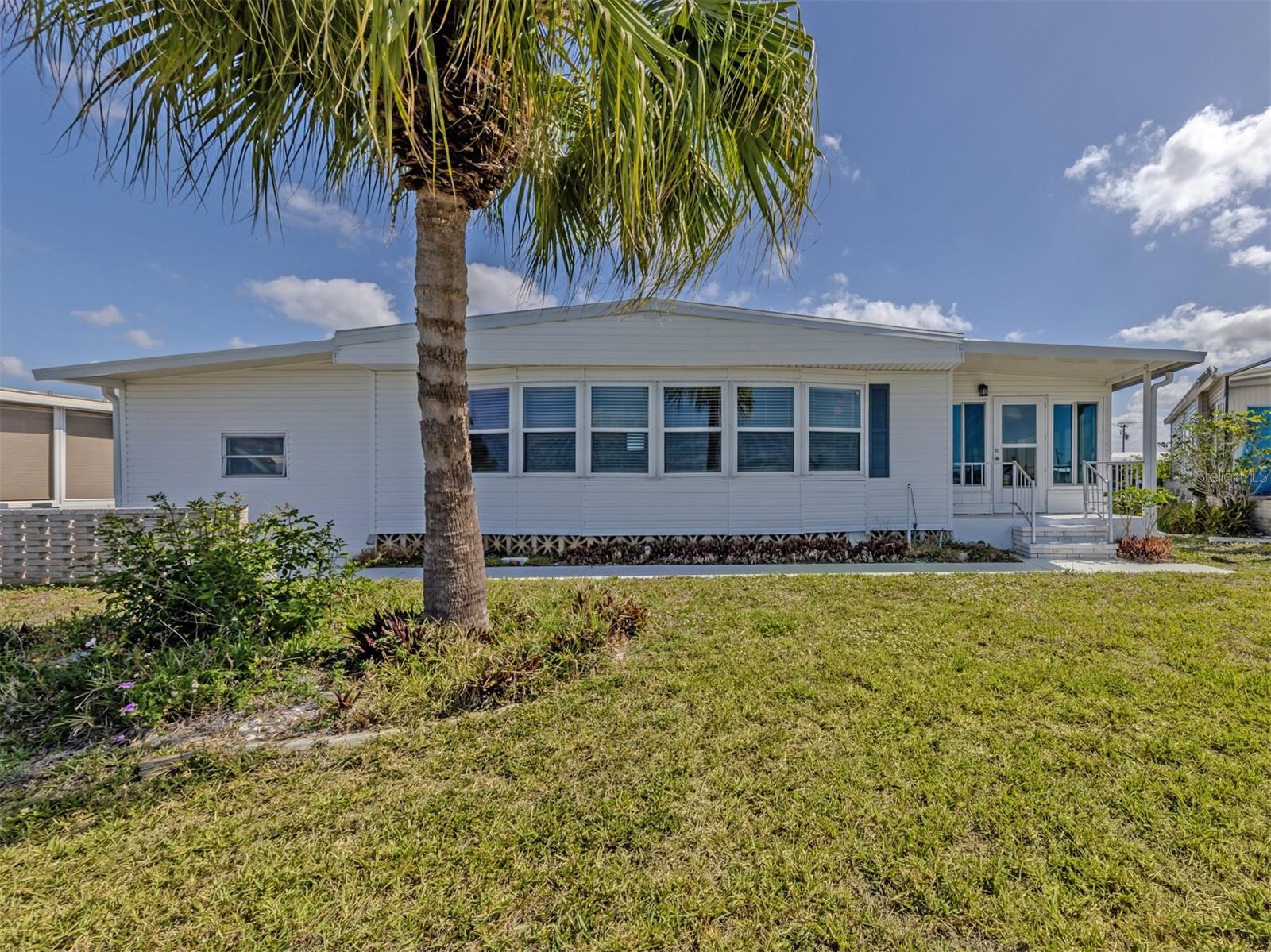 98 LAKEVIEW DR, NORTH PORT, FL — photo 41