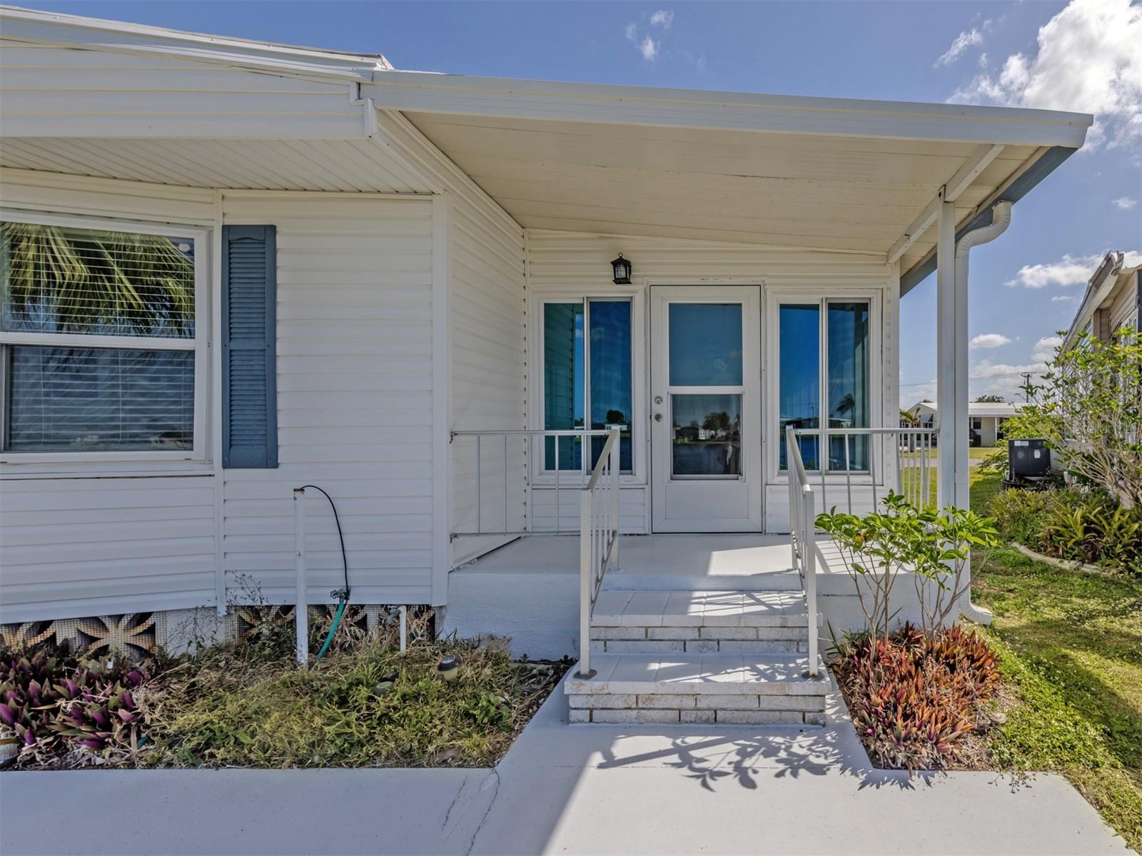98 LAKEVIEW DR, NORTH PORT, FL — photo 42