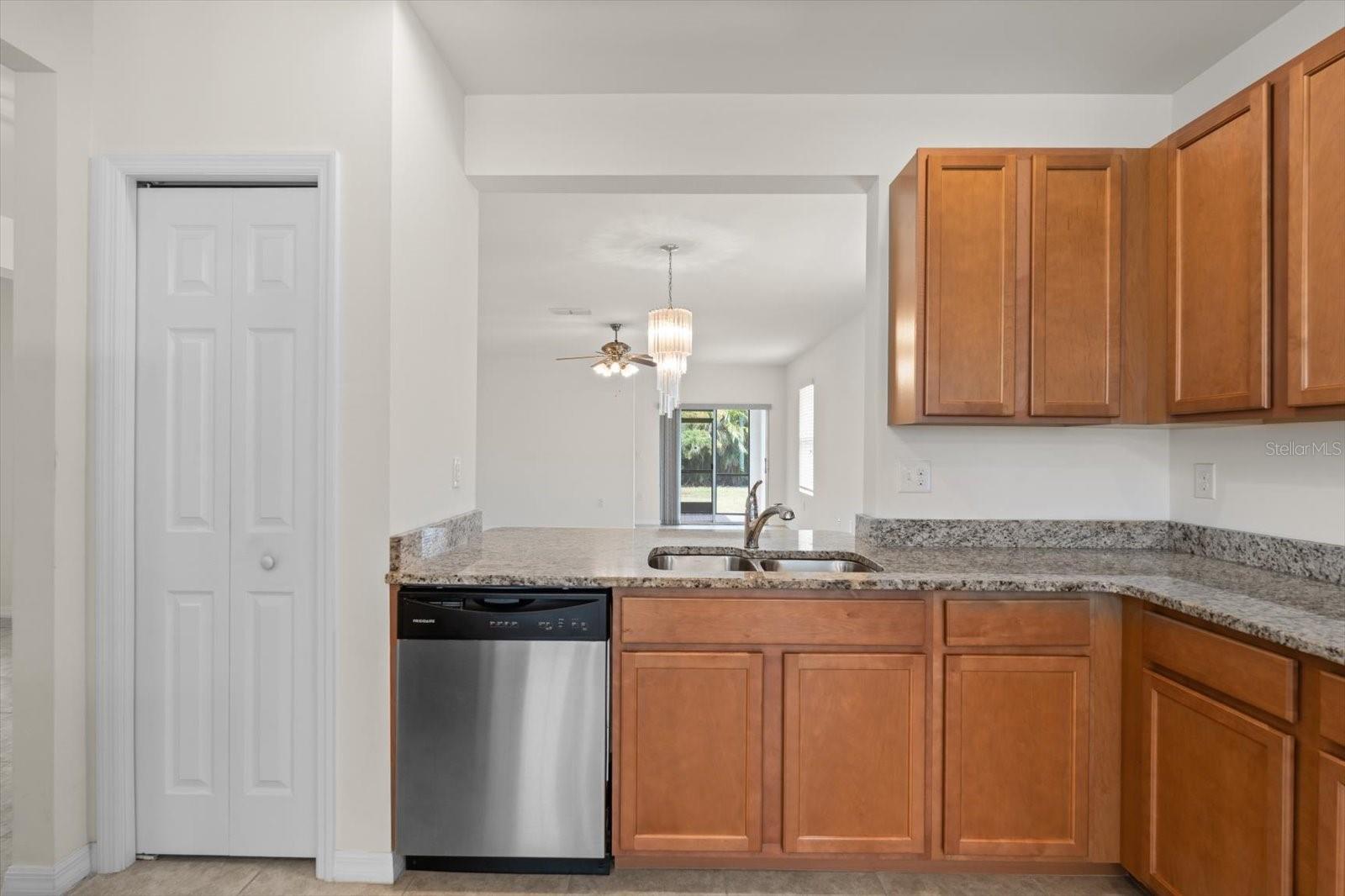 8932 EXCELSIOR PL, VENICE, FL — photo 9