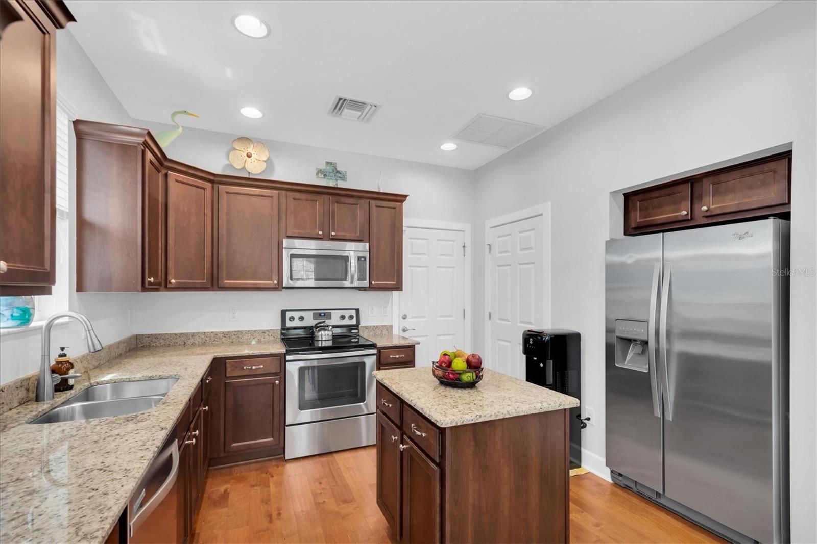208 CUTLASS WAY, OLDSMAR, FL — photo 4